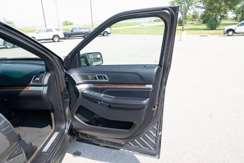 Used 2016 Ford Explorer Limited image 14