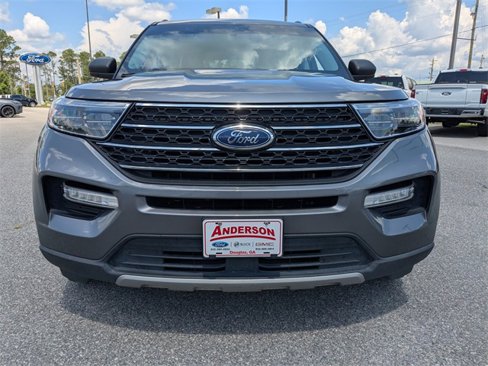Used 2022 Ford Explorer XLT w/ Equipment Group 202A image 9