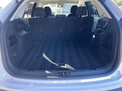 Used 2019 Ford Edge SE image 11