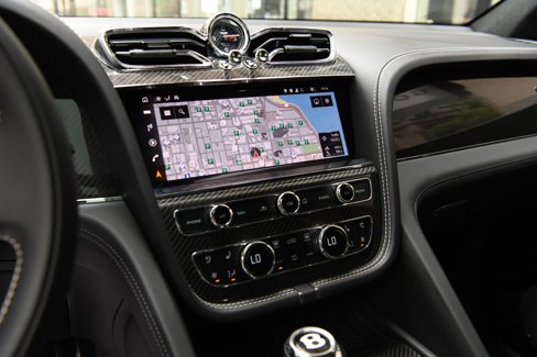 Used 2024 Bentley Bentayga image 17
