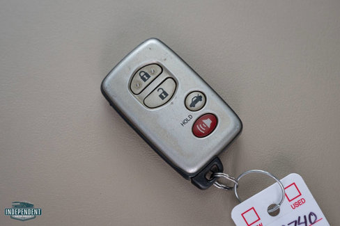 Used 2009 Toyota Avalon Limited image 32