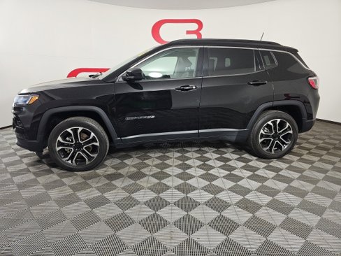 Certified 2022 Jeep Compass Limited image 4