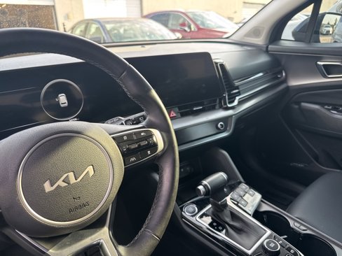 Used 2023 Kia Sportage SX image 10