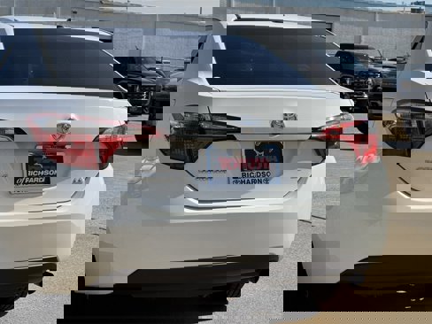 Used 2014 Toyota Corolla LE Premium image 8