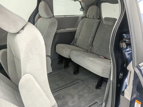 Used 2020 Toyota Sienna LE image 17