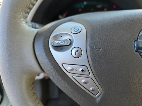Used 2012 Nissan Leaf SL image 23