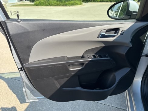 Used 2015 Chevrolet Sonic LT image 15