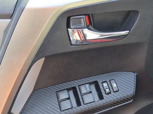 Used 2015 Toyota RAV4 XLE image 32