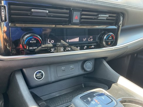 Used 2021 Nissan Rogue SV image 23