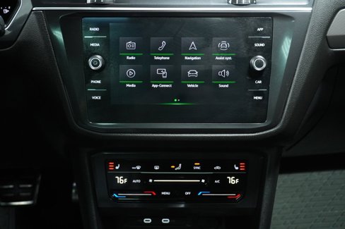 Used 2024 Volkswagen Tiguan SE R-Line image 16