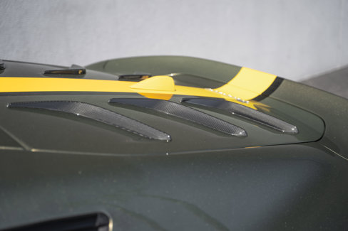 Used 2023 Ferrari 812 Competizione image 30