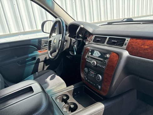 Used 2013 Chevrolet Avalanche LS image 32