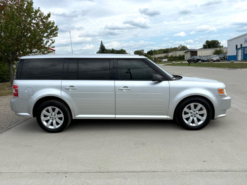 Used 2010 Ford Flex SE image 4