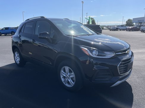 Used 2022 Chevrolet Trax LT w/ LT Convenience Package image 7