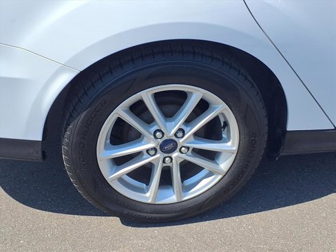 Used 2016 Ford Focus SE w/ SE Winter Package image 25