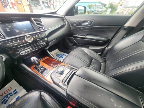 Used 2016 Kia K900 Luxury image 15