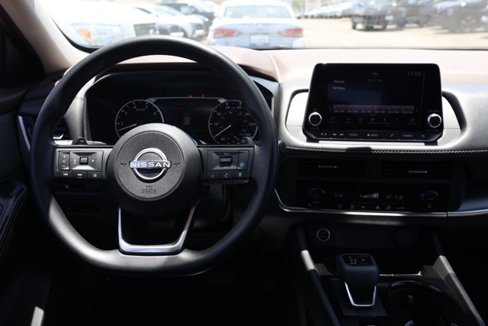 Used 2023 Nissan Rogue SV image 22