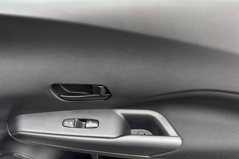 New 2025 Nissan Kicks Play S image 19