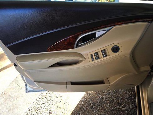 Used 2010 Buick LaCrosse CXS w/ Touring Package image 21