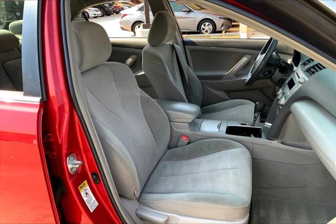 Used 2011 Toyota Camry LE image 8