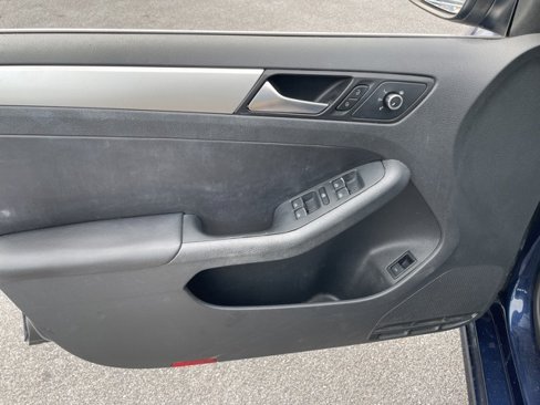 Used 2014 Volkswagen Jetta SE image 14
