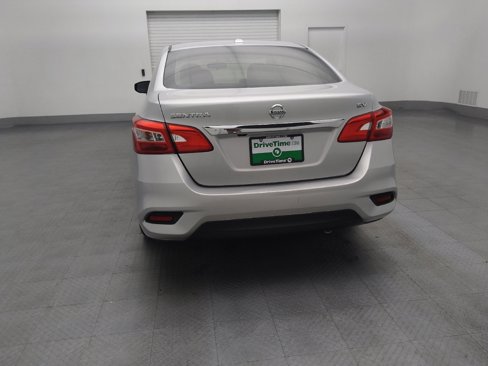 Used 2019 Nissan Sentra SV image 6