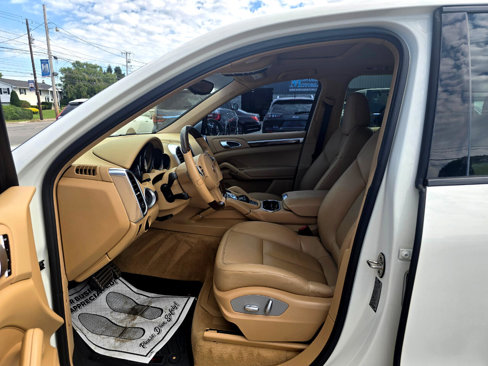 Used 2012 Porsche Cayenne S image 11