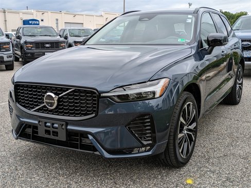 Certified 2023 Volvo XC60 B5 Plus w/ Climate Package image 8