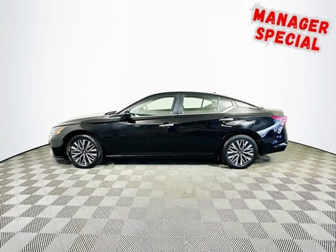 Used 2023 Nissan Altima 2.5 SV image 5