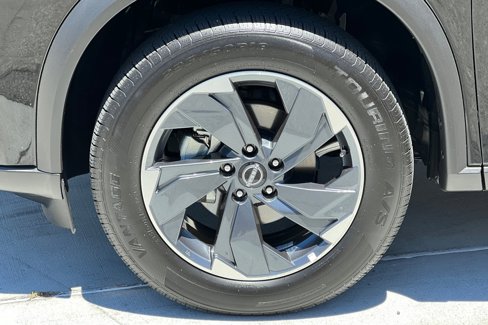 Used 2024 Nissan Rogue SV image 26