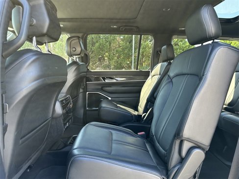 Used 2022 Jeep Wagoneer Series III w/ Premium Group I image 19
