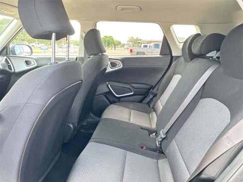 Used 2020 Kia Soul LX image 29