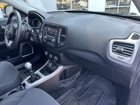 Used 2018 Jeep Compass Sport image 24