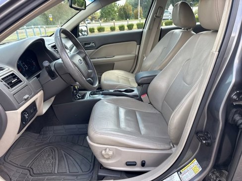 Used 2010 Ford Fusion SEL image 10