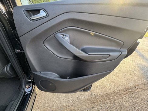 Used 2018 Ford Escape SE w/ SE Sport Appearance Package image 29