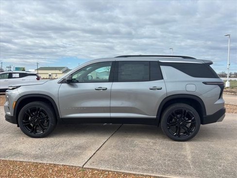 New 2025 Chevrolet Traverse LT w/ Driver Confidence Package image 3