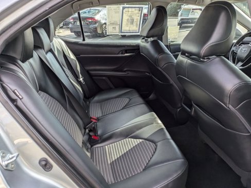 Used 2022 Toyota Camry SE image 7