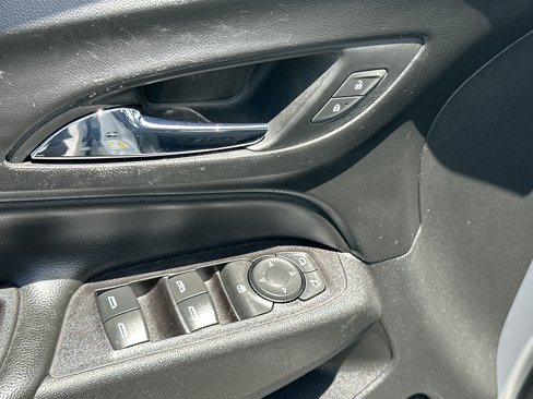 Used 2018 Chevrolet Equinox LT image 13