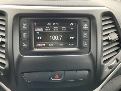 Used 2014 Jeep Cherokee Latitude w/ Comfort/Convenience Group image 33