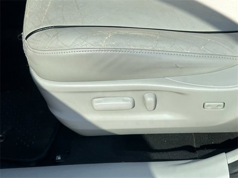 Used 2010 Toyota Venza image 20