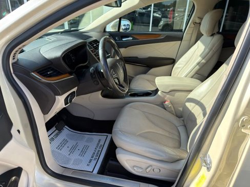 Used 2018 Lincoln MKC Select w/ Select Plus Package image 12