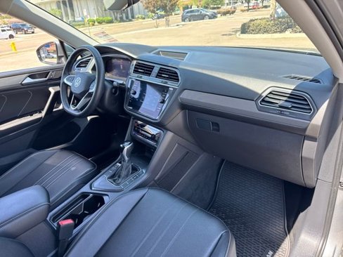 Used 2022 Volkswagen Tiguan SE image 22