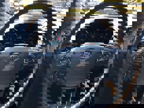 Used 2017 Ford Escape SE w/ Equipment Group 201A image 24