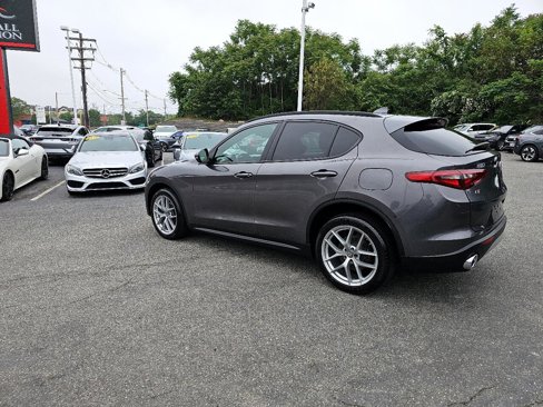 Used 2018 Alfa Romeo Stelvio Ti Sport image 13