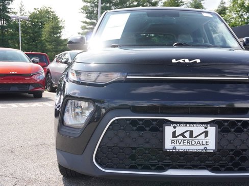 Used 2022 Kia Soul LX image 10