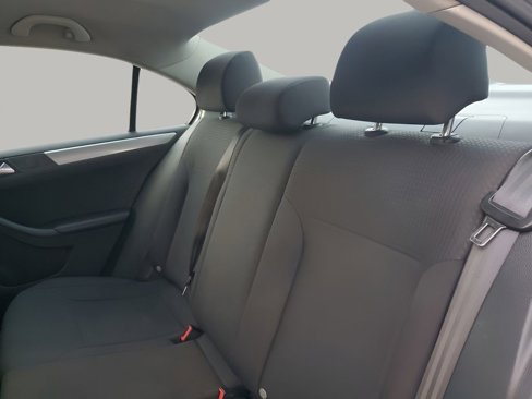 Used 2015 Volkswagen Jetta SE image 19
