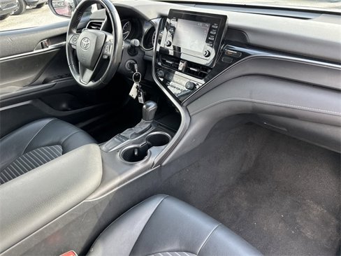 Used 2023 Toyota Camry SE image 10