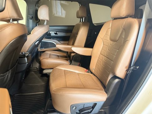 Used 2022 Kia Telluride SX w/ SX Prestige Package image 17