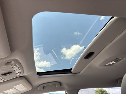 Used 2016 Nissan Rogue SV image 24
