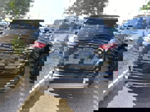 Used 2022 Ford Edge SEL w/ Convenience Package image 3